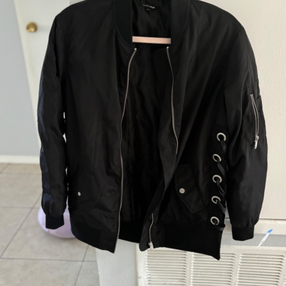 Jackets and outerwear - Picture 4 of 4